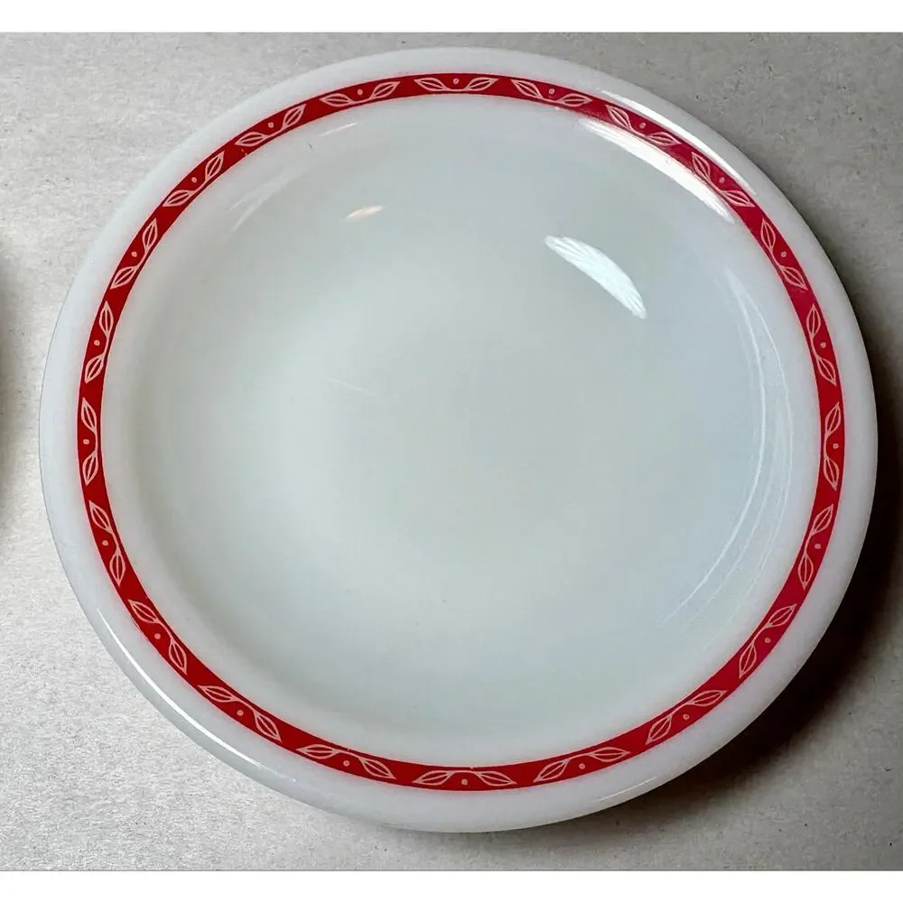 Vtg Pyrex (Corning) Red Laurel Leaf Vitrified Milk Glass 706 Fruit/Saucer Bowl